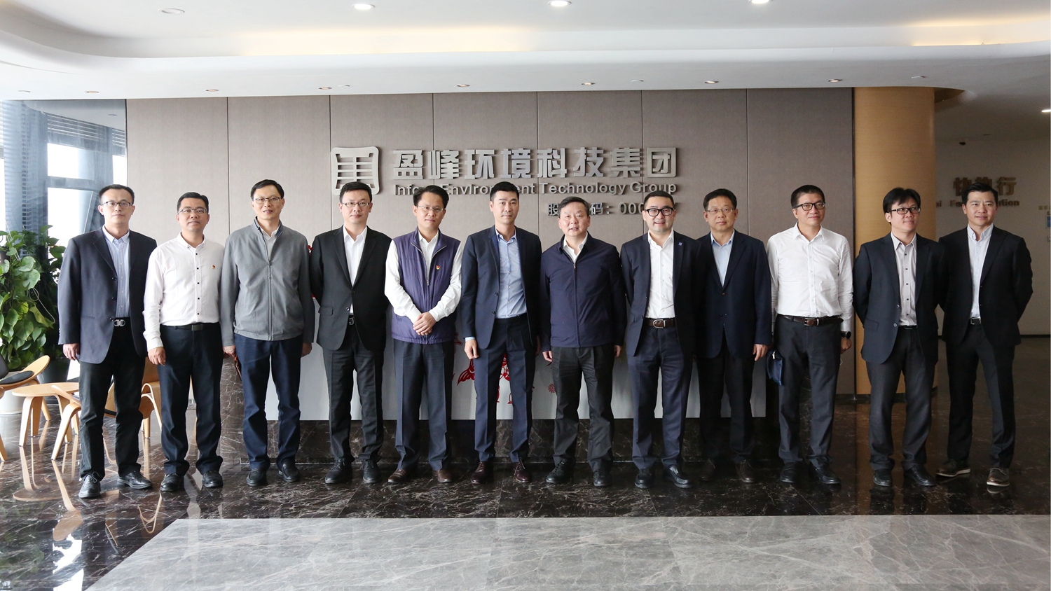 佛山市委副书记、市长朱伟一行莅临多宝电竞环境调研指导