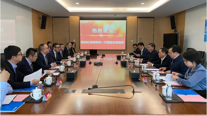 高明区区委书记杨永泰一行到多宝电竞环境调研