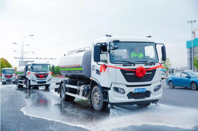 新时代中国城市美容师！多宝电竞环境新能源环卫车可减排4.5万吨污染物
